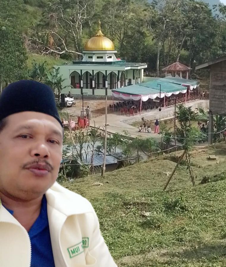 Ir.M. Yajid ,S.Pd.I Pimpin Doa Peresmian Mesjid Al-Musannif