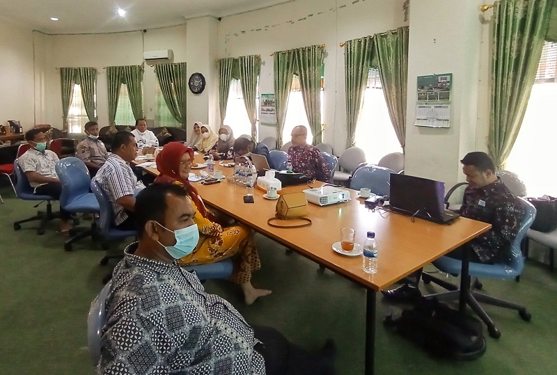 Ketum MUI Riau Pimpin Raker Bagi Staf Sekretariat