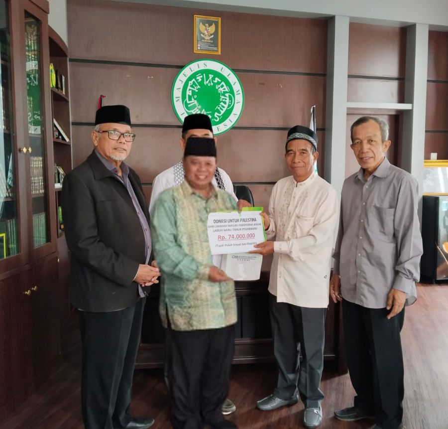 Masjid Paripurna Ikhlas Pekanbaru Serahkan Donasi Rp74 Juta untuk Palestina