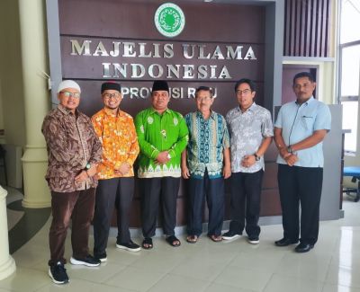 Bahas Sertifikasi Ulama, MUI Riau Terima Kunjungan Kerja Anggota DPRD Bukittinggi