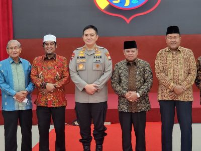 Ketum MUI Riau dan Kapolda Ikuti Upacara Kirab Merah Putih Secara Virtual Bersama Presiden Jokowi